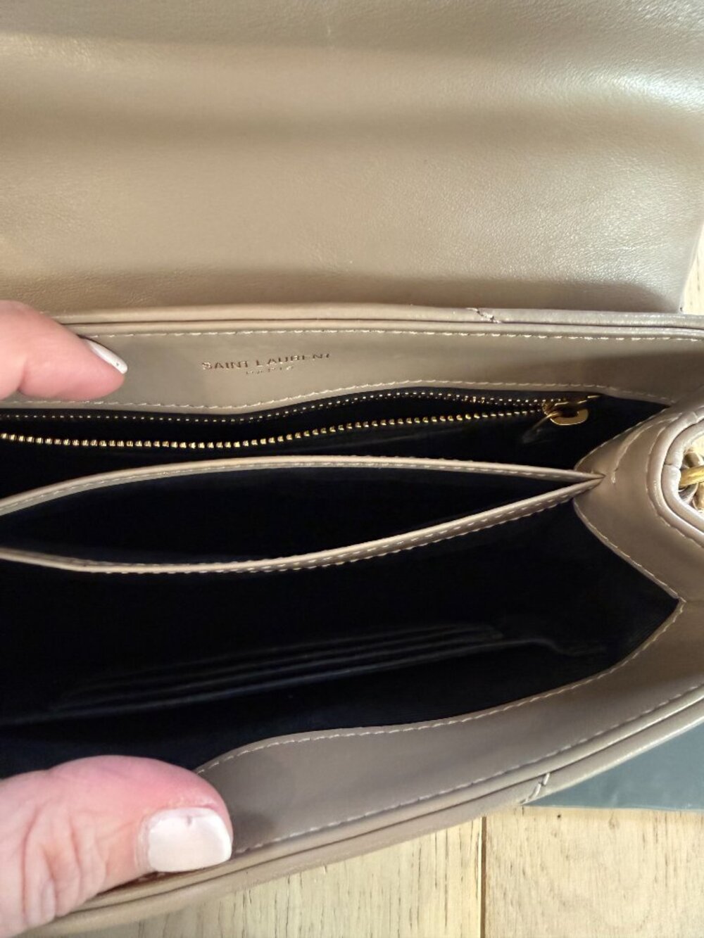 Saint Laurent-LIKE NEW- Loulou Toy Flapbag Matelasse- TAN/TAUPE - Picture 6 of 12